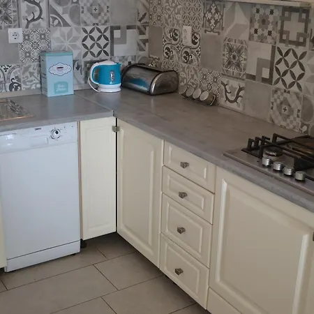 Lucija Apartman 자다르
